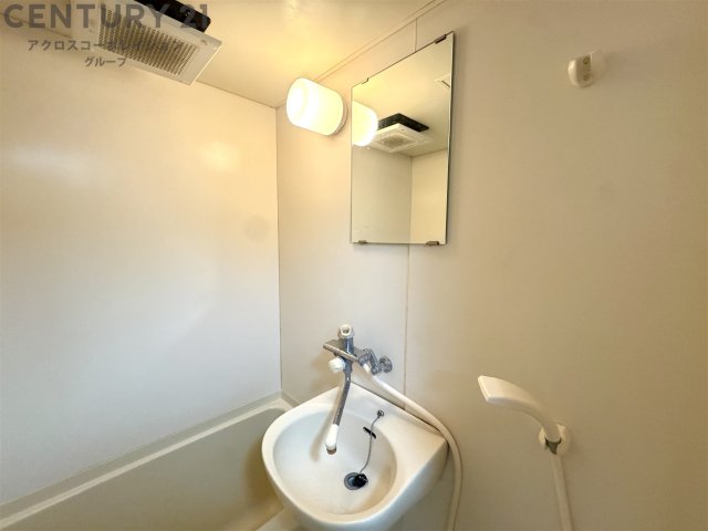 洗面設備　浴室に洗面台があります