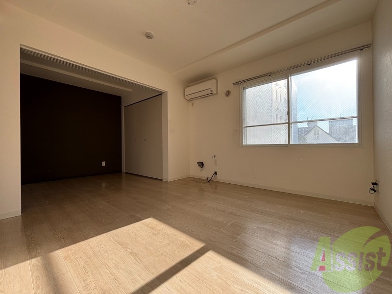 居室・リビング　広々としたリビングですね。使い勝手がよさそうですね！