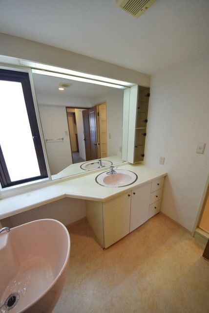 洗面設備　※同タイプ間取り　反転タイプの参考写真です　現況優先