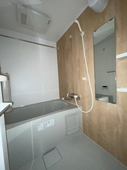 バス・シャワールーム　※別部屋の写真です