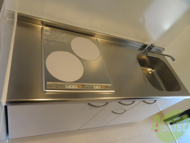 キッチン　キッチンは使いやすいサイズ感になっていますね。