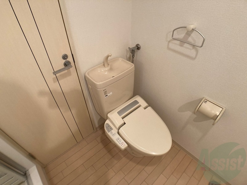 トイレ　ウォシュレット付きのトイレです。シャワートイレは日本の宝。
