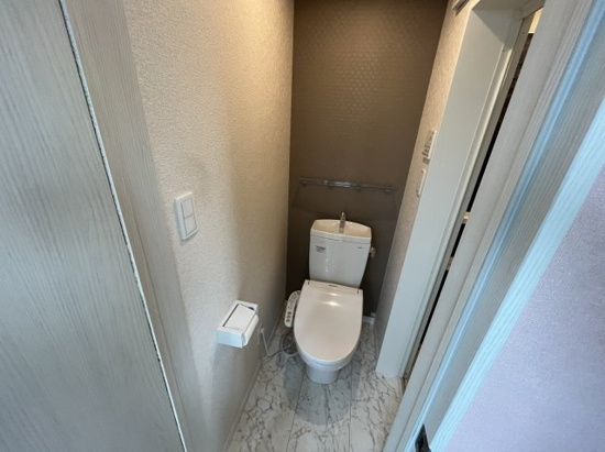 トイレ　シンプルで使いやすいトイレです