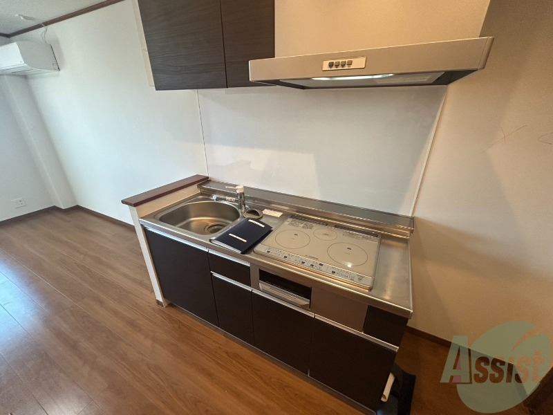 キッチン　ＩＨクッキングヒーター３口付のキッチンです。