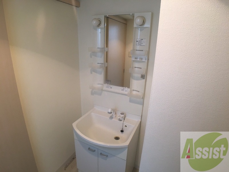 洗面設備　こちらに洗面台があります。朝の洗顔はこちらで。