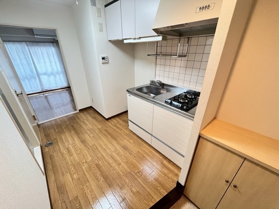 玄関　※別号室の写真です