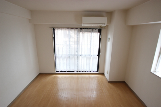 居室・リビング　※別号室の写真です