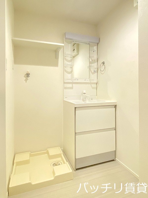 洗面設備　画像は別号室タイプの為、現状を優先致します。