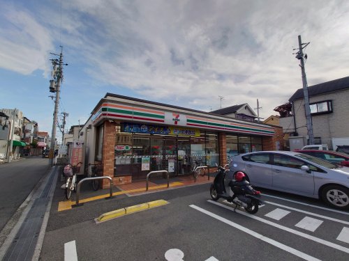コンビニ　セブンイレブン 羽曳野高鷲店（コンビニ）まで908m