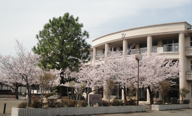 中学校　龍ケ崎市立龍ケ崎中学校（中学校）まで1925m
