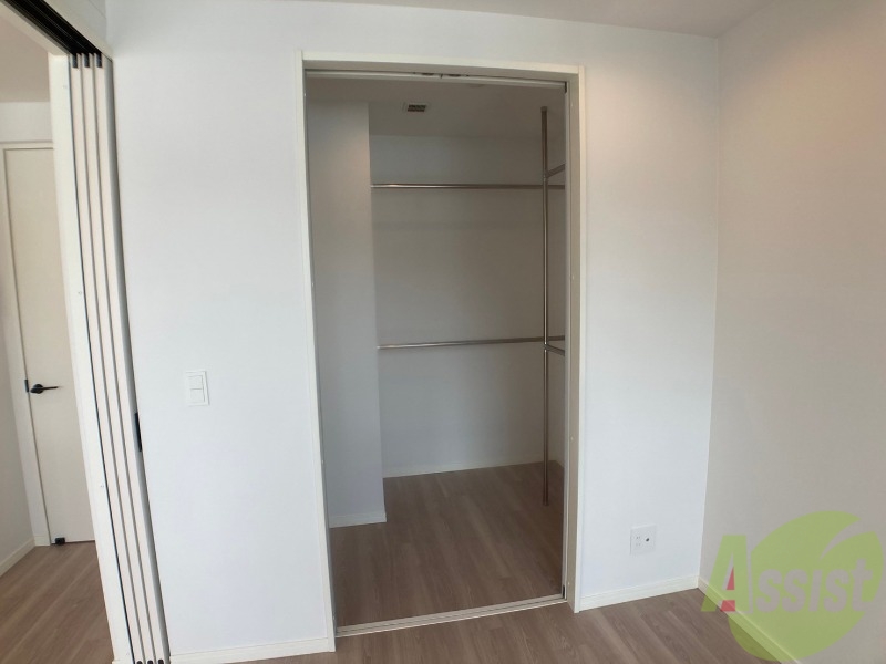 収納　クローゼットは奥行きもあり、荷物が多い方でも安心です。