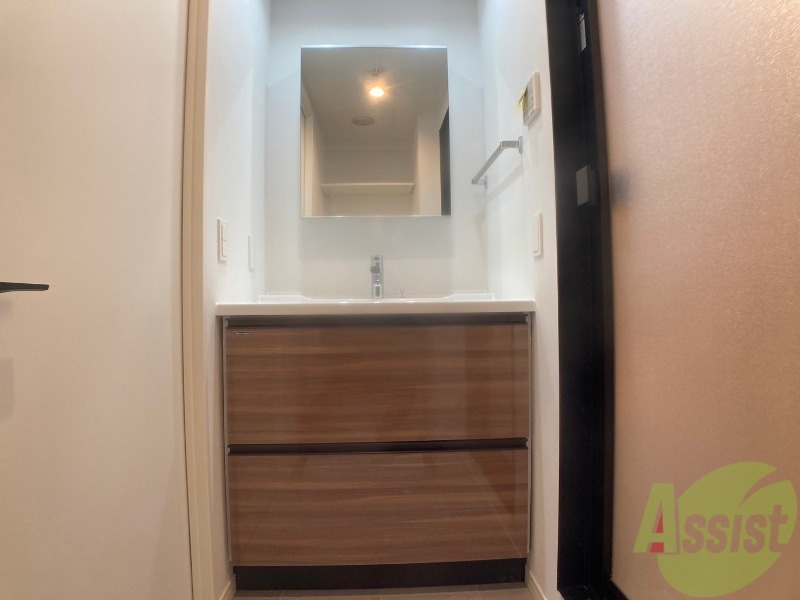 洗面設備　お洒落な独立洗面化粧台になっておりました！