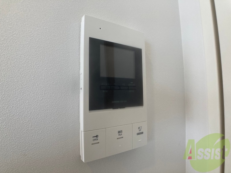 セキュリティ　モニタ付インターホンです。セキュリティ面も安心ですね！