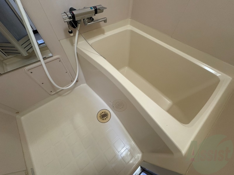 バス・シャワールーム　お風呂です。ゆっくりお風呂につかるのも体に良いですね～