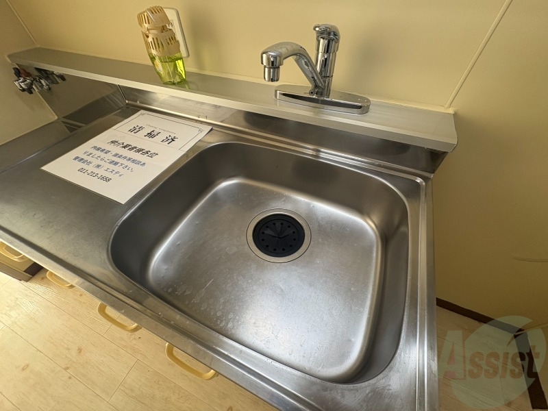 洗面設備　キッチンのシンクはピカピカで掃除意欲が湧いてきそう！