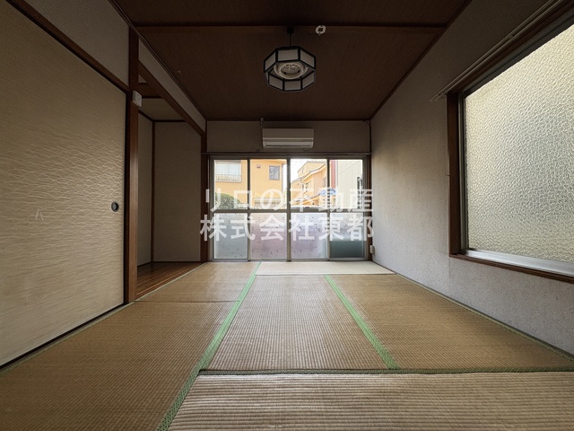 居室・リビング　南向きなので暖かな日差しが入りますね♪