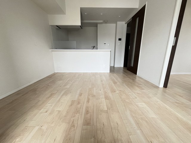 居室・リビング　こちらのリビングで趣味の時間をお楽しみください