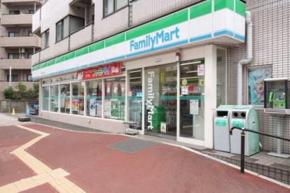 コンビニ　ファミリーマート滝野川五丁目店（コンビニ）まで129m