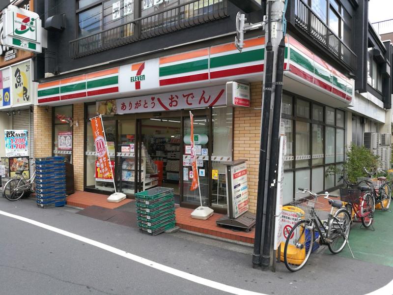 コンビニ　セブンイレブン北区滝野川6丁目店（コンビニ）まで371m