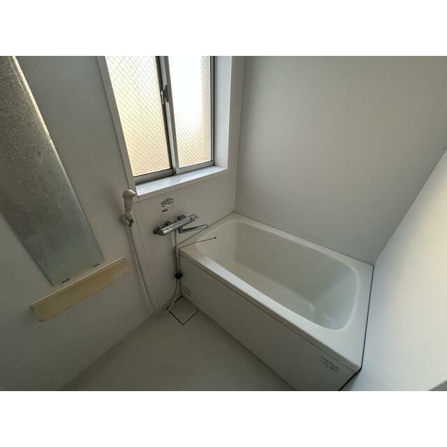 バス・シャワールーム　同物件別部屋　参考画像