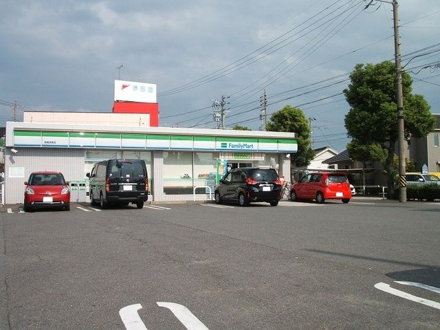 コンビニ　ファミリーマート 西尾羽塚店（コンビニ）まで450m