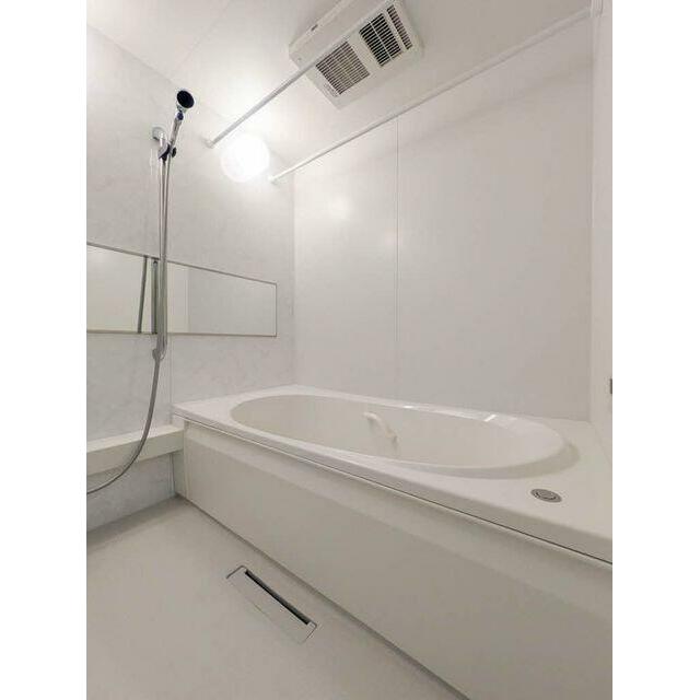 バス・シャワールーム　■浴室■　浴室暖房乾燥機、追い炊き機能など人気の設備のある浴