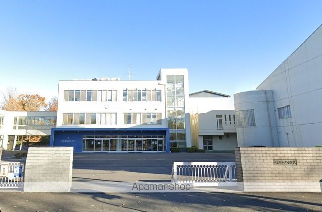 中学校　大泉町立北中学校（中学校）まで239m