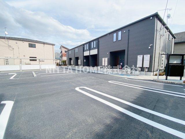 駐車場　敷地内の駐車場スペースです＊