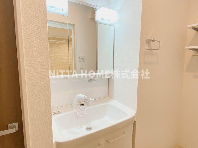 洗面設備　三面鏡付き洗面台もあります☆彡