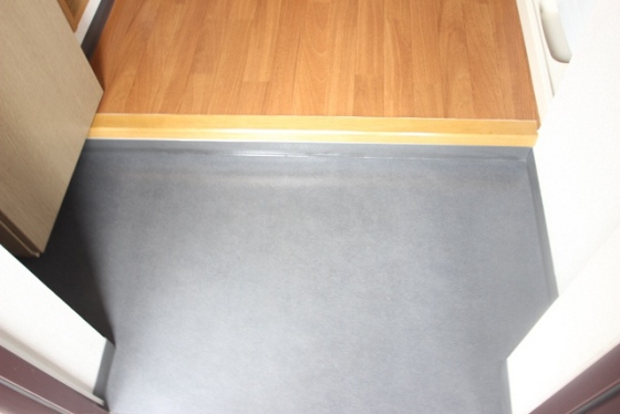 玄関　※別号室の写真です