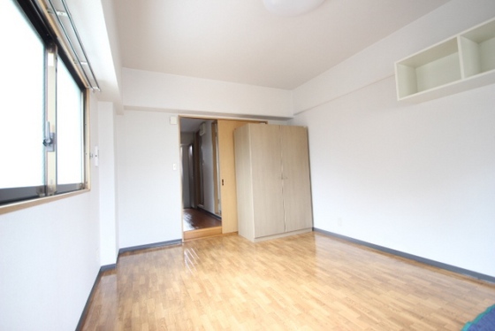 居室・リビング　※別号室の写真です