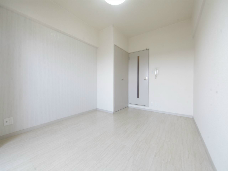 居室・リビング　洋室7.5帖　クローゼット付（収納充実してます）