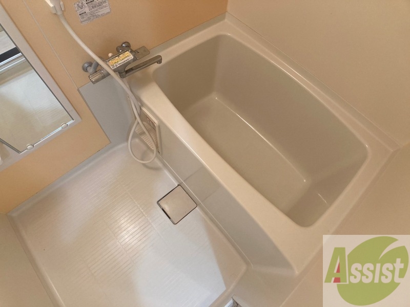 バス・シャワールーム　お風呂です。ゆっくりお風呂につかるのも体に良いですね～