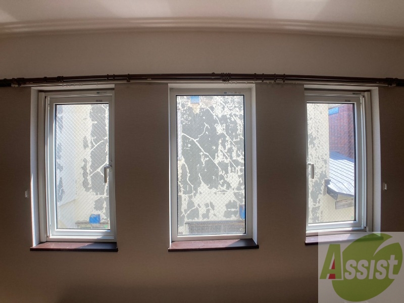 バルコニー　窓からの日光は気持ちを明るくしてくれますよ。