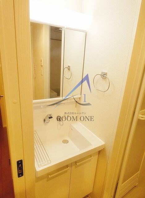 洗面設備　独立洗面台です。