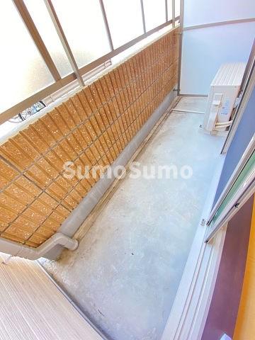 バルコニー　バルコニーからの眺めを楽しみながら食事をしませんか