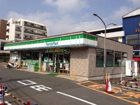 コンビニ　ファミリーマート 横浜片倉町店（コンビニ）まで402m