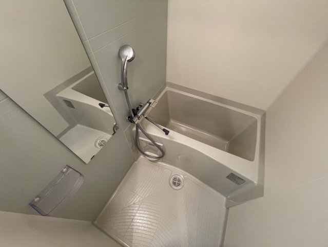 バス・シャワールーム　同物件別部屋写真