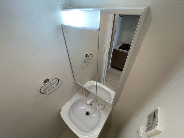 洗面設備　同物件別部屋写真