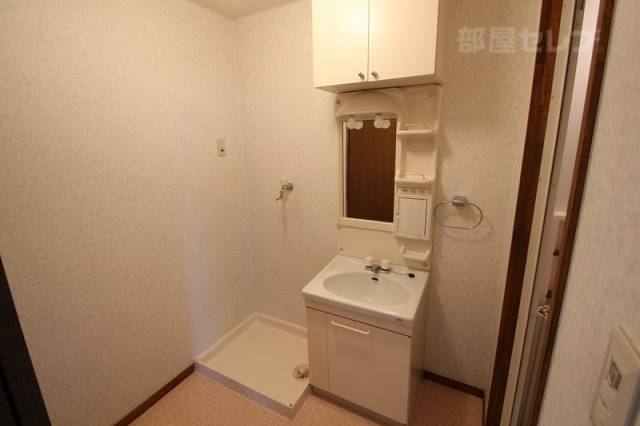 洗面設備　洗濯置場・洗面台がりバッチリです。