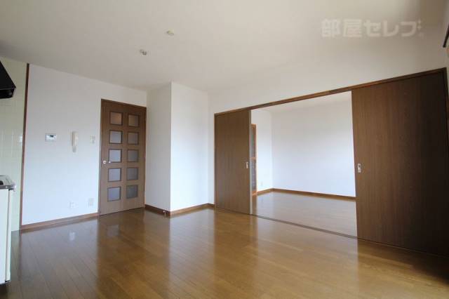 その他設備　広々としたリビングです。