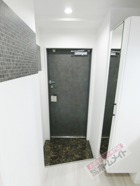 玄関　姿見付き天井高シューズクローゼット♪