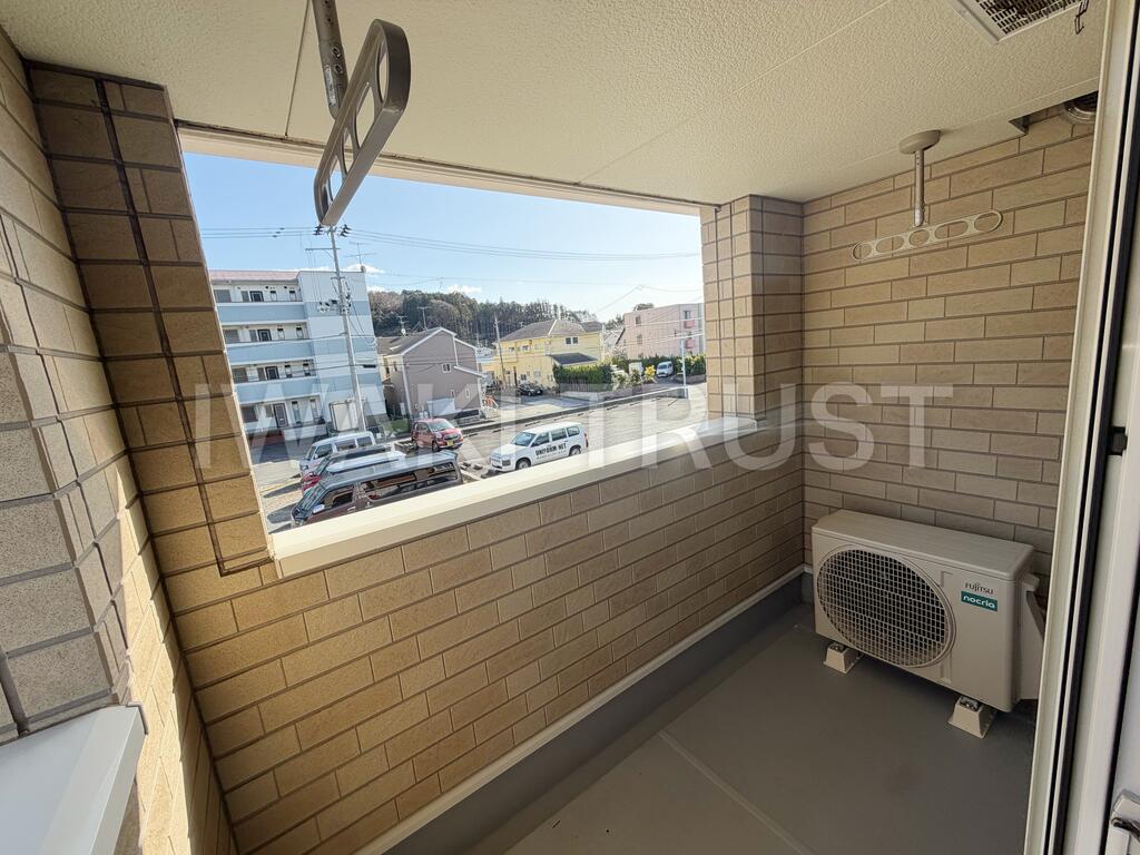 バルコニー　※同型タイプ参考写真