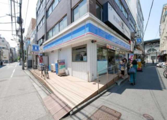 コンビニ　ローソン両国三丁目店（コンビニ）まで272m