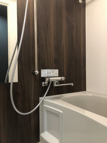 バス・シャワールーム　「バス・トイレ別のお風呂です」