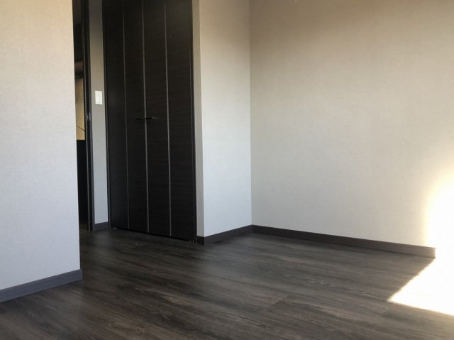 その他部屋・スペース　「清潔感のあるフローリングのお部屋です」