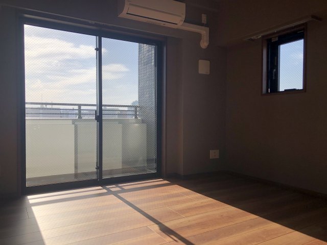 居室・リビング　「南向きのお部屋です」