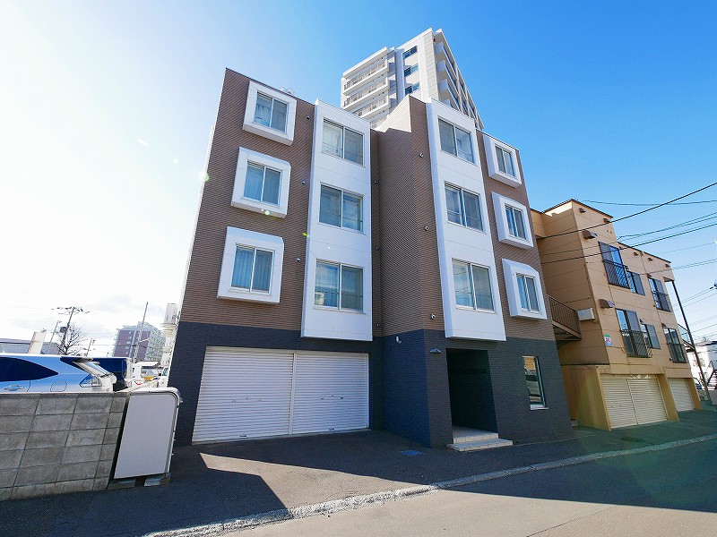 建物外観　人気のデザイナーズマンションです♪