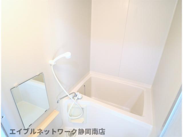 バス・シャワールーム　お風呂で日々の疲れを落としましょう