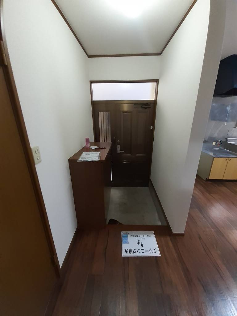 玄関　他階の写真になります。
